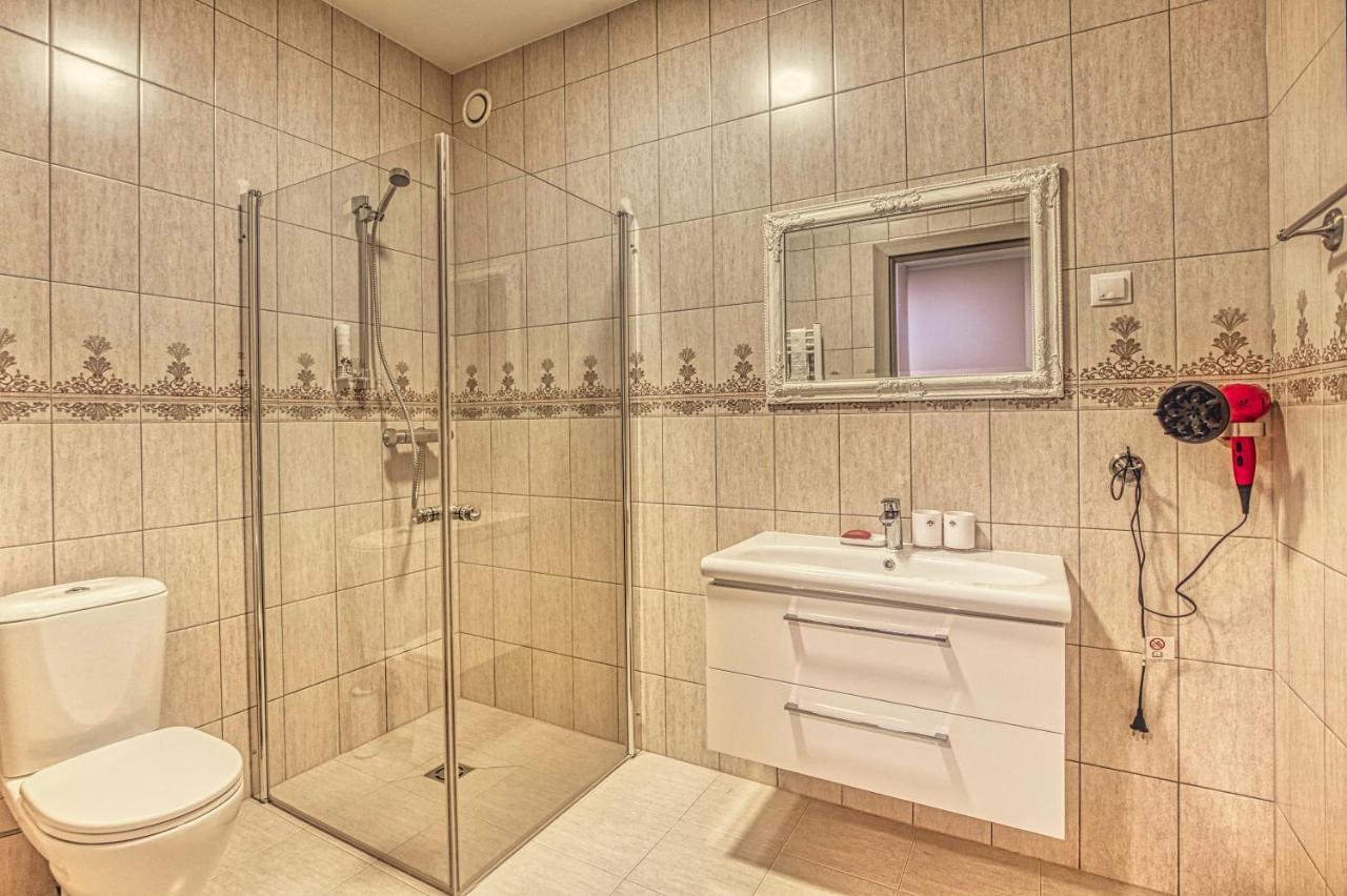 Vilhelmhaus Hotell Dėdeliškės Exteriör bild